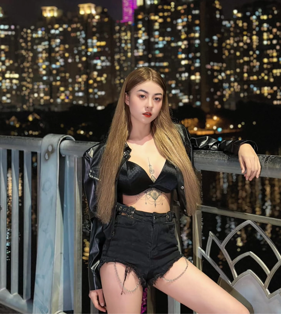 Hana Cẩm Tiên và iwinclubbiz